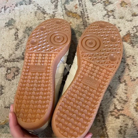 Adidas Samba OG sneakers in Aluminium / Chalk White / Wonder Beige - Picture 10 of 11